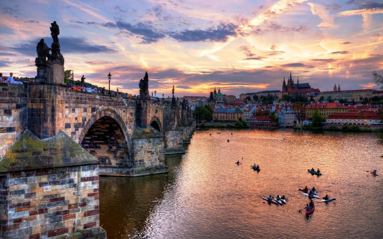 Black Gold Kingdom Prag Dış mekan fotoğraf